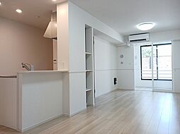 ロイヤル　タビコ 102 1階1LDKのリビング/ダイニング