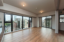 東京メトロ銀座線 外苑前駅 徒歩5分の賃貸マンション 7階2LDKのリビング/ダイニング