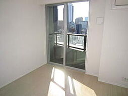 JR山手線 新宿駅 徒歩8分の賃貸マンション 10階1Kのリビング/ダイニング