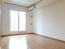 ヴァン・セゾニエ　III 203 2階2LDKのリビング/ダイニング