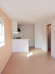 小田急小田原線 鶴川駅 バス15分 新屋敷下車 徒歩1分の賃貸アパート 2階2LDKのリビング/ダイニング