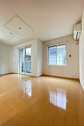 ナリッシュ 102 1階1LDKのリビング/ダイニング