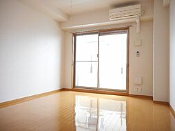 ジェン・ルー 302 3階1Kのリビング/ダイニング