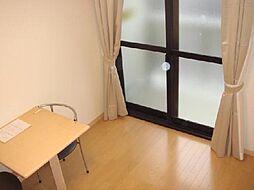 レオパレスまつばら 106 1階1Kのリビング/ダイニング