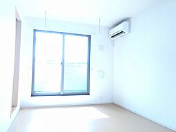 リヴェールII 203 2階1LDKのリビング/ダイニング