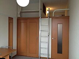 レオパレスｗｅｓｔ　ｃｏｕｒｔ 102 1階1Kのリビング/ダイニング