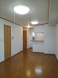 サニ−シ−ズン 103 1階ワンルームのリビング/ダイニング