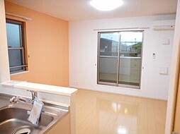 ソレアードV　Ｂ 201 2階1LDKのリビング/ダイニング