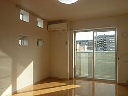 カーサ・トレス 101 1階1Kのリビング/ダイニング