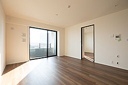 ザ・タワー横浜北仲 3614 36階2LDKのリビング/ダイニング