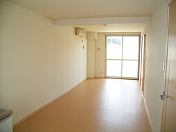 カーサプロント 201 2階1LDKのリビング/ダイニング