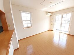 サンライトレジデンスII 1階1LDKのリビング/ダイニング