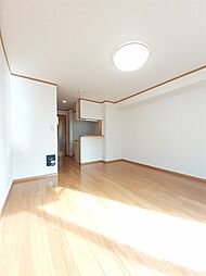 クロスロード 103 1階1Kのリビング/ダイニング