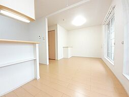 サニースクエアII 2階1LDKのリビング/ダイニング