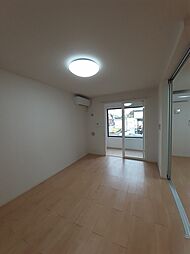 ファイン・ゼファー 103 1階1LDKのリビング/ダイニング