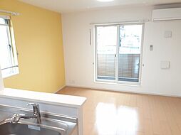 フランアンジュII 201 2階1LDKのリビング/ダイニング