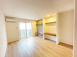 カトゥルヴァン 203 2階1Kのリビング/ダイニング