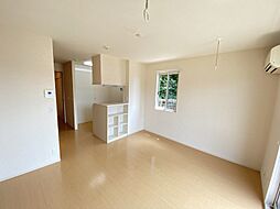 多摩都市モノレール 中央大学・明星大学駅 徒歩7分の賃貸アパート 1階1Kのリビング/ダイニング