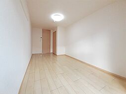 シャロルＭ 105 1階1Kのリビング/ダイニング