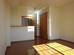 シャン・ド・フルリール 103 1階ワンルームのリビング/ダイニング