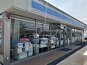 【コンビニエンスストア】ローソン上中居南店まで850ｍ