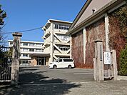 【小学校】荒崎小学校まで240ｍ