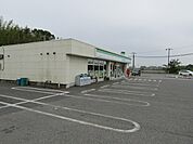 【コンビニエンスストア】ファミリーマート新小轡店まで260ｍ