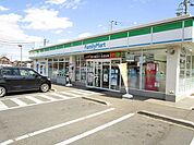 【コンビニエンスストア】ファミリーマート　堀町店まで450ｍ
