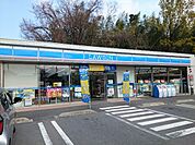 【コンビニエンスストア】ローソン吉井インター店まで290ｍ
