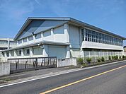 【小学校】鈴鹿市立長太小学校まで700ｍ