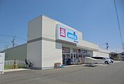 【ドラッグストア】ウエルシア牛島店まで160ｍ