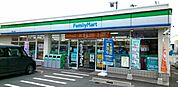 【コンビニエンスストア】ファミリーマート豊川上野店様まで10ｍ