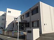 【小学校】菊川市立加茂小学校まで450ｍ