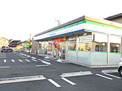 【コンビニエンスストア】ファミリーマート　向谷店まで500ｍ