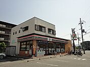 【コンビニエンスストア】セブンイレブン京都桂上野店まで198ｍ