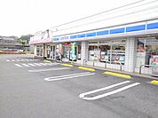 【コンビニエンスストア】ローソン佐野堀米店まで650ｍ