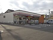 【コンビニエンスストア】セブンイレブン　本町3丁目店まで600ｍ