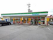 【コンビニエンスストア】ファミリーマート名護宮里店まで550ｍ