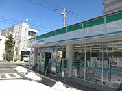 【コンビニエンスストア】ファミリーマートさいたま西堀三丁目店まで518ｍ