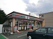 【コンビニエンスストア】セブンイレブン熊谷新堀店まで887ｍ