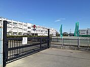 【小学校】一宮市立　赤見小学校まで900ｍ