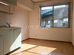 サージ　Ａ 103 1階1DKのリビング/ダイニング