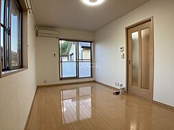 ユートピア浅井 201 2階1Kのリビング/ダイニング