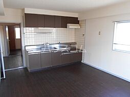 メゾン志水 A32 3階3LDKのリビング/ダイニング