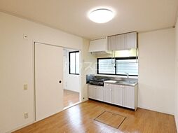 JR常磐線 北柏駅 バス6分 松葉2丁目下車 徒歩8分の賃貸アパート 1階3DKのリビング/ダイニング