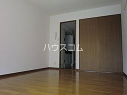 フラットウエストII 102 1階1Kのリビング/ダイニング