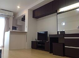 ミランダデュルナーレ日名 203 2階ワンルームのリビング/ダイニング