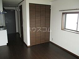 シオンスクエア 305 3階ワンルームのリビング/ダイニング