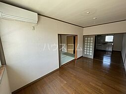 プレシールII 205 2階2DKのリビング/ダイニング