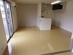 モダンコート　D 202 2階3LDKのリビング/ダイニング